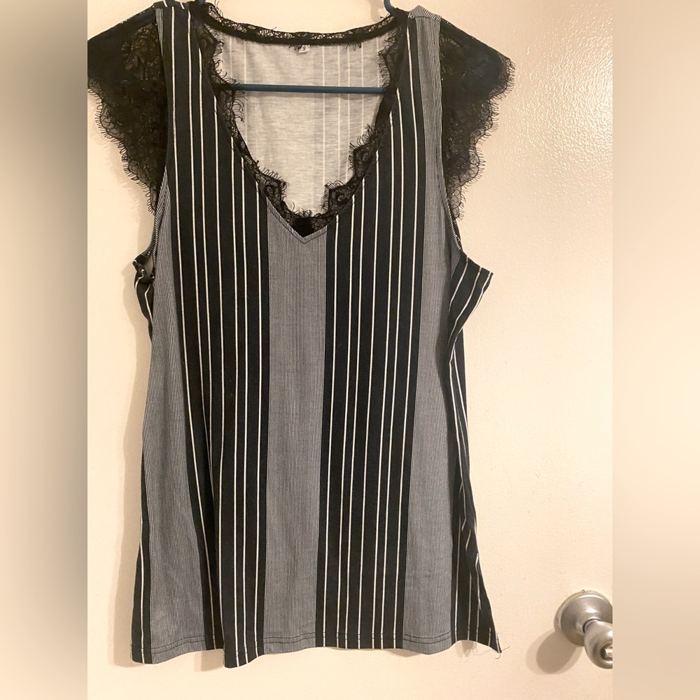 Black & white stripe sleeveless top